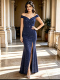 Hermoso vestido de tela elastizada con pequeñas brillos ..