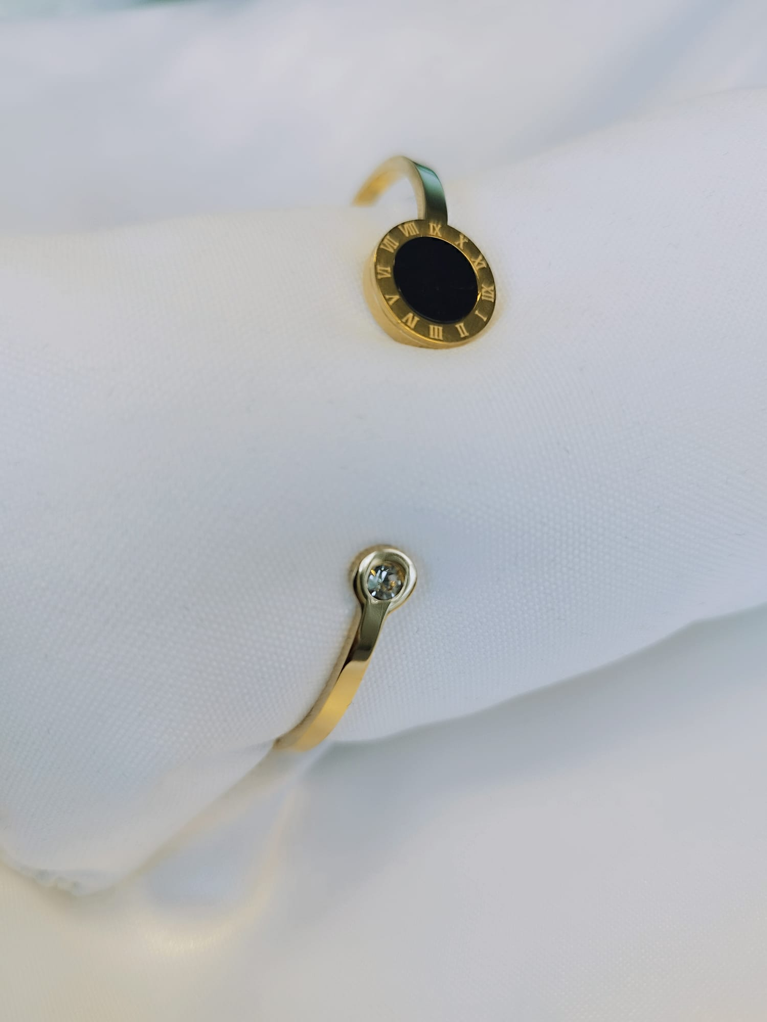 Pulsera rígida en acero dorado