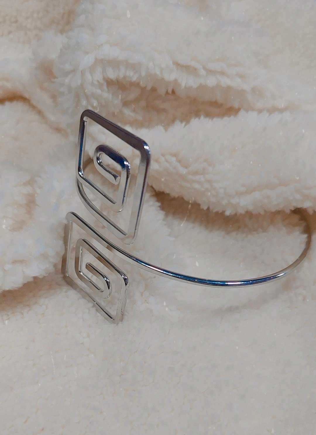 Brazalete en acero
