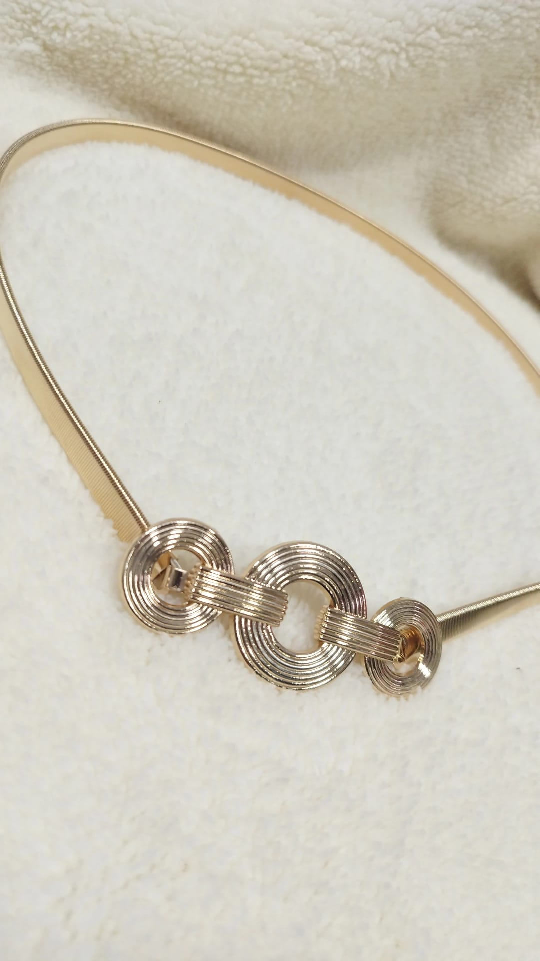 Cadena en acero dorado